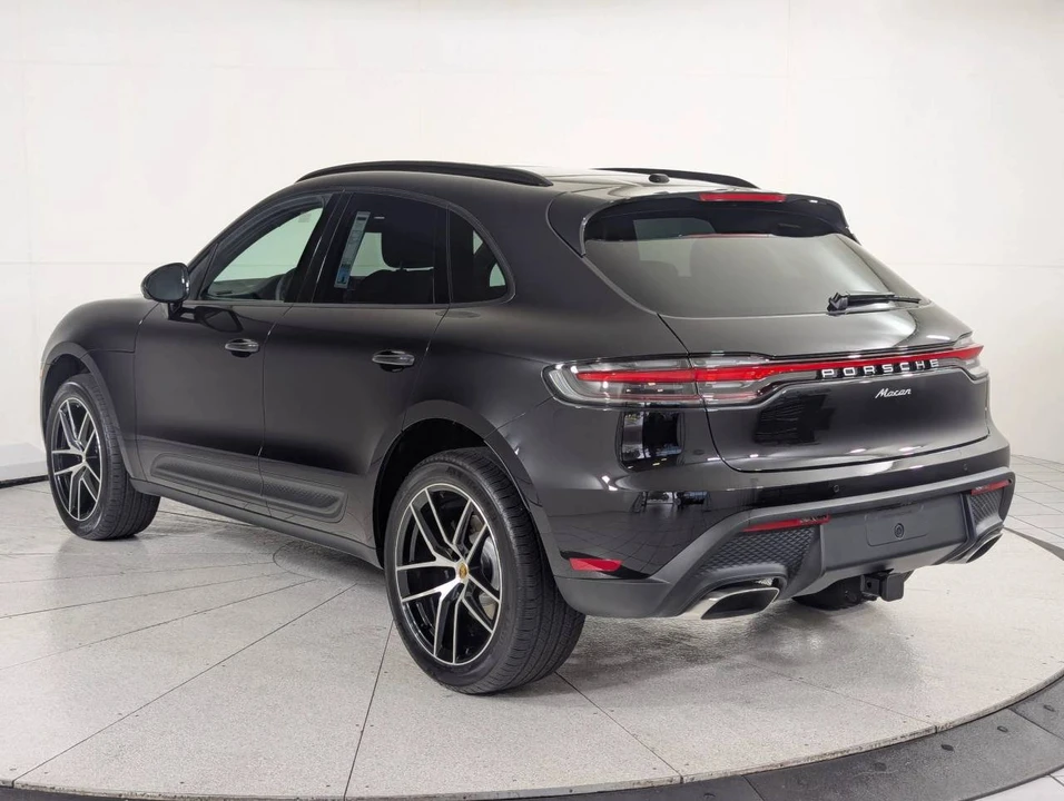 2026 Porsche Macan Electric - Image 3 of 5