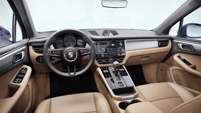 2026 Porsche Macan - Image 26 of 31