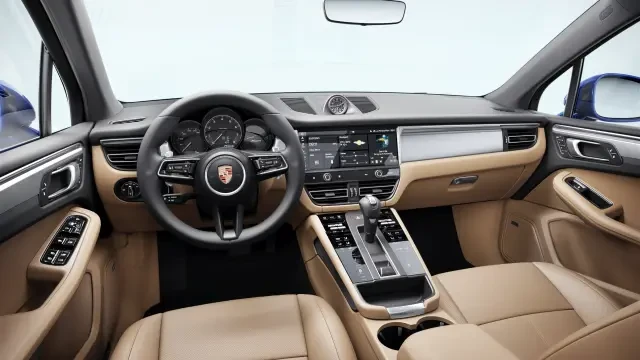 2026 Porsche Macan - Image 30 of 31
