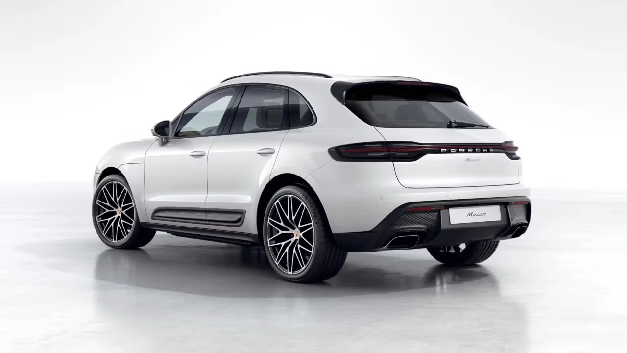 2026 Porsche Macan - Image 20 of 31