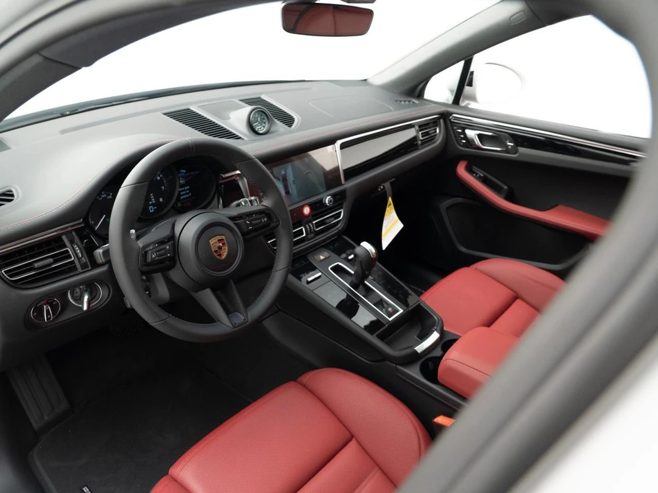 2026 Porsche Macan - Image 4 of 29