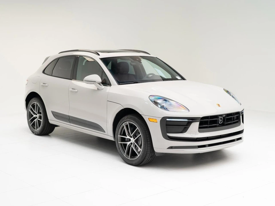 2026 Porsche Macan - Image 7 of 29