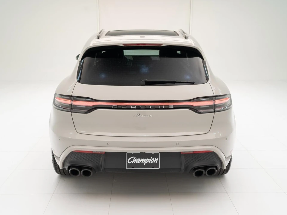 2026 Porsche Macan - Image 10 of 29