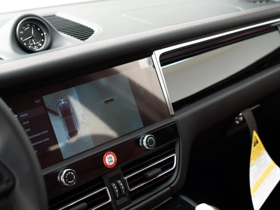 2026 Porsche Macan - Image 20 of 29