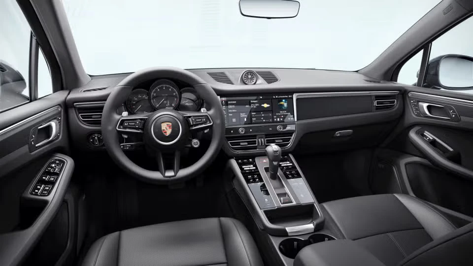 2026 Porsche Macan - Image 27 of 31