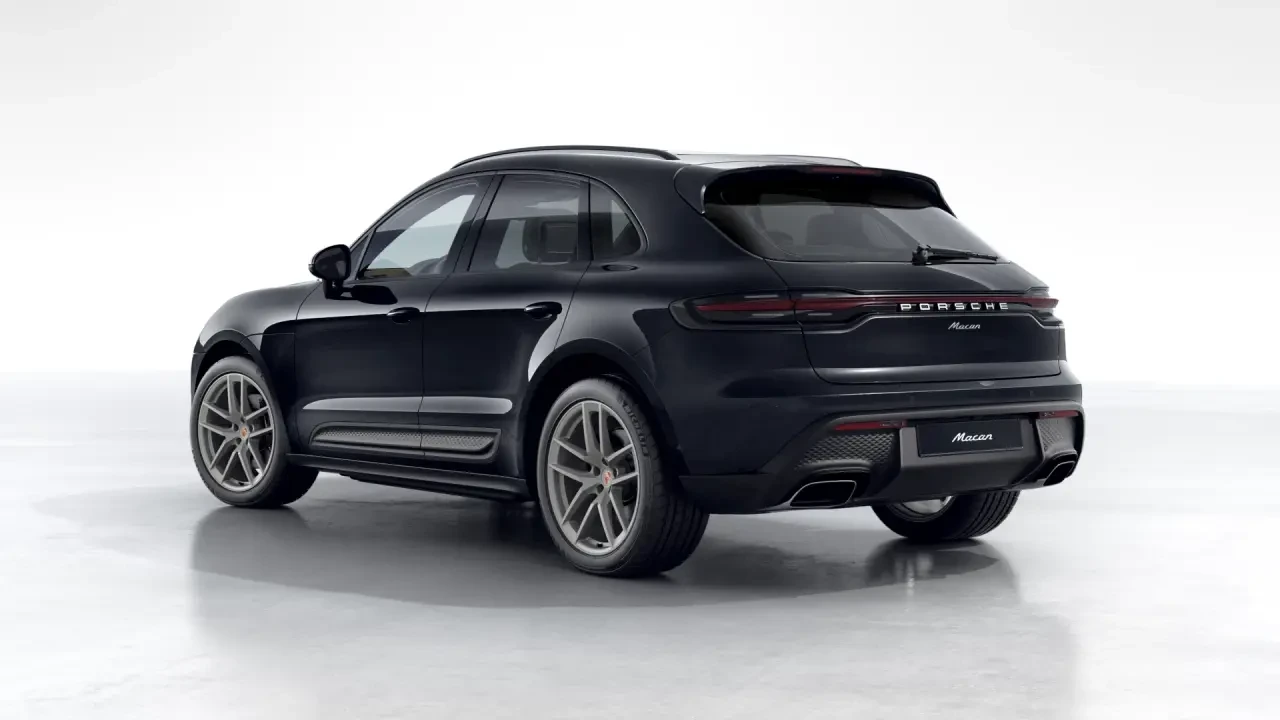 2026 Porsche Macan - Image 24 of 31