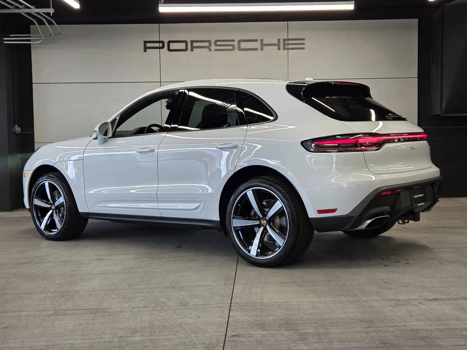 2026 Porsche Macan Electric - Image 3 of 5
