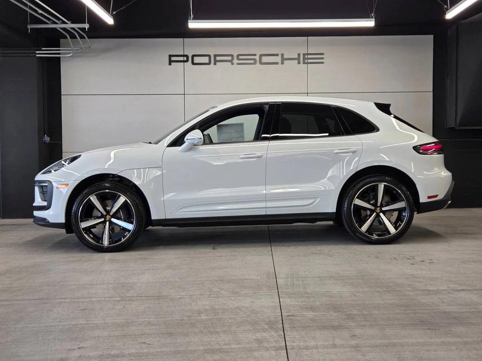 2026 Porsche Macan Electric - Image 2 of 5