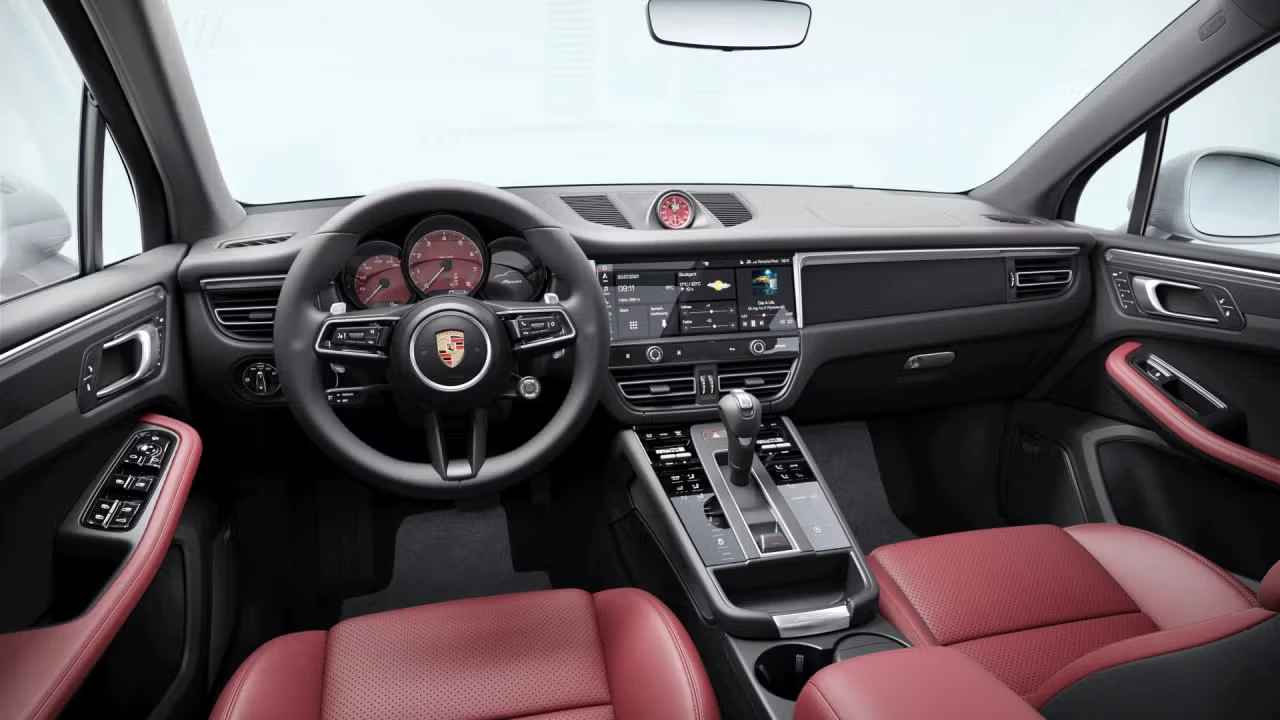 2026 Porsche Macan - Image 28 of 31