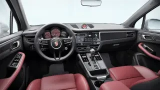 2026 Porsche Macan - Image 29 of 31