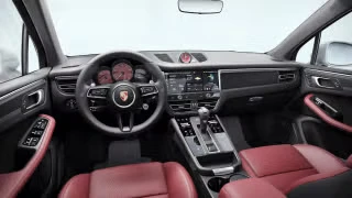 2026 Porsche Macan - Image 25 of 31