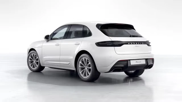 2026 Porsche Macan - Image 18 of 31