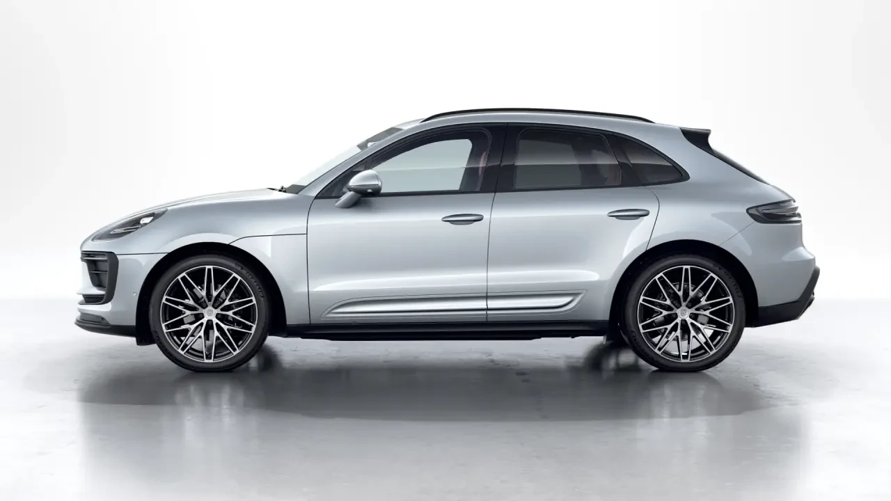 2026 Porsche Macan - Image 16 of 31