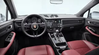 2026 Porsche Macan - Image 25 of 31