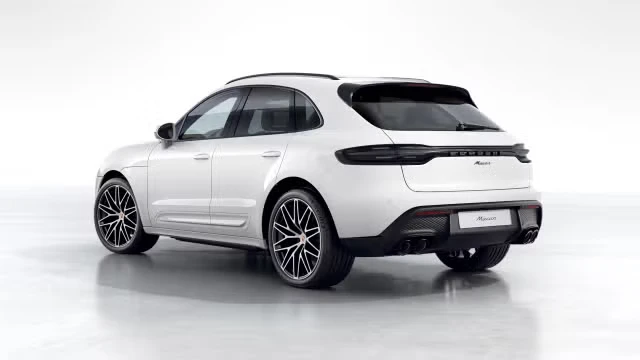 2026 Porsche Macan - Image 18 of 31