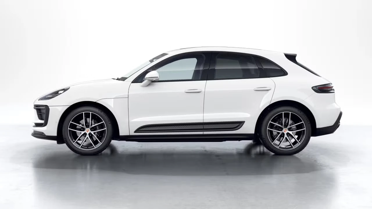 2026 Porsche Macan - Image 12 of 31