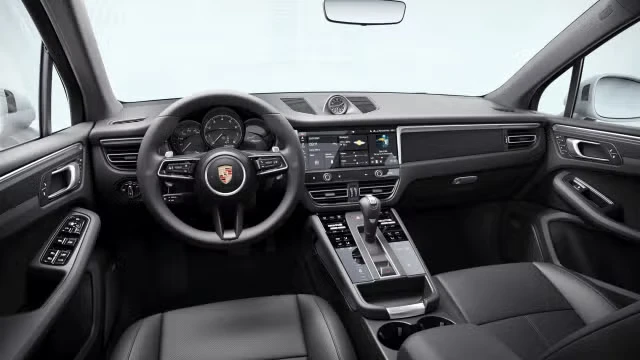 2026 Porsche Macan - Image 26 of 31