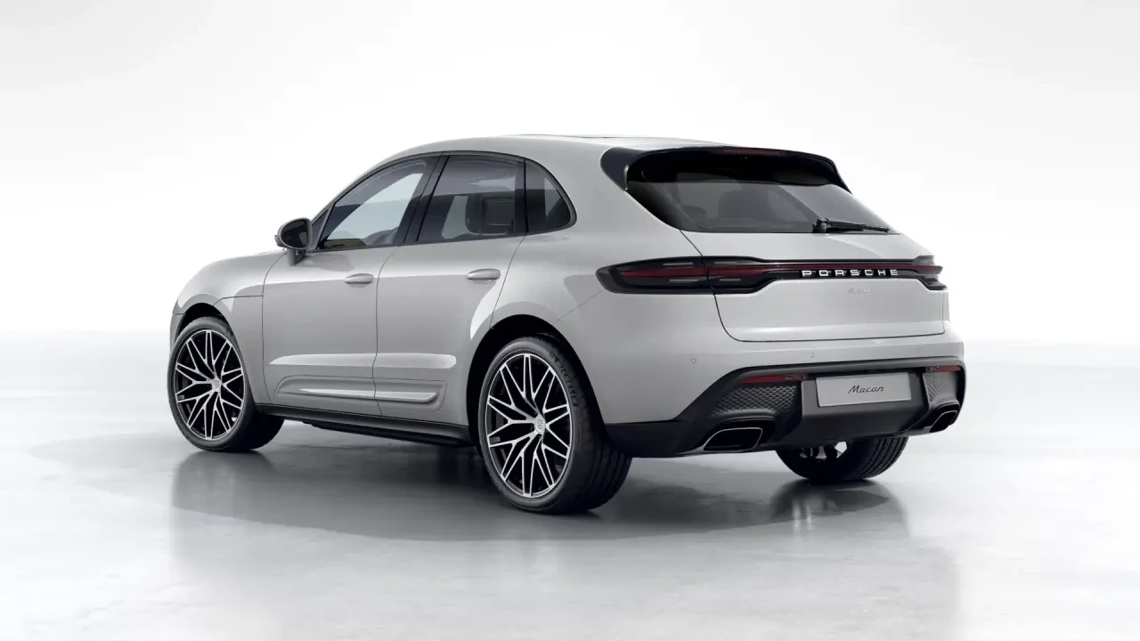 2026 Porsche Macan - Image 24 of 31
