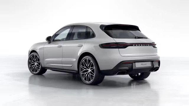 2026 Porsche Macan - Image 18 of 31