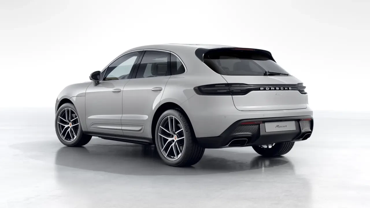 2026 Porsche Macan - Image 24 of 30