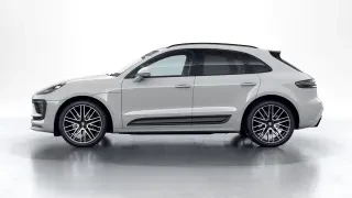 2026 Porsche Macan - Image 13 of 31