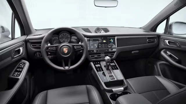 2026 Porsche Macan - Image 26 of 31