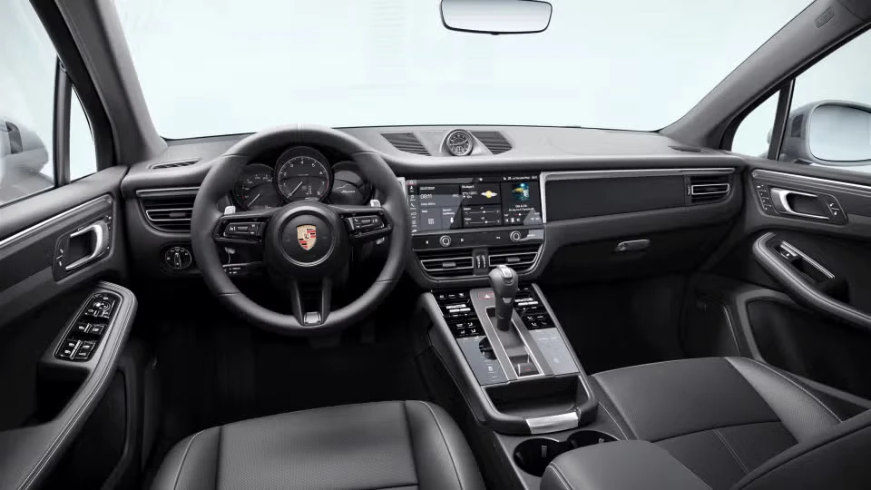 2026 Porsche Macan - Image 27 of 31