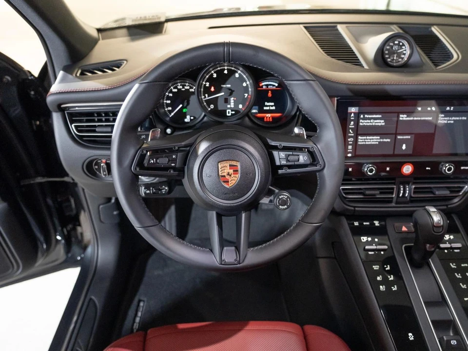 2026 Porsche Macan Electric - Image 27 of 28