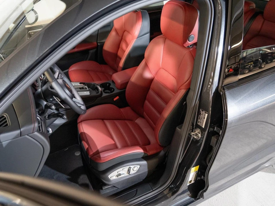 2026 Porsche Macan Electric - Image 5 of 28