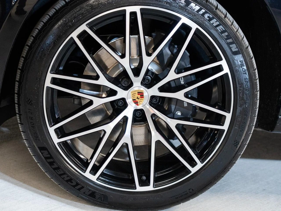 2026 Porsche Macan Electric - Image 11 of 29