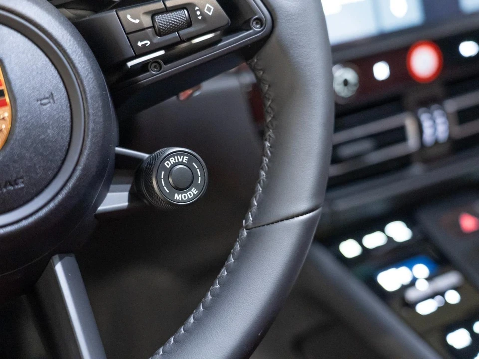 2026 Porsche Macan Electric - Image 23 of 29
