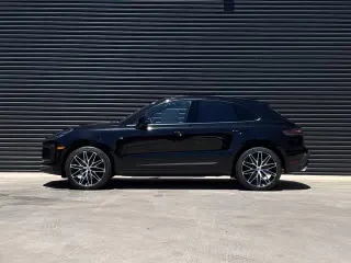 2026 Porsche Macan Electric - Image 13 of 31