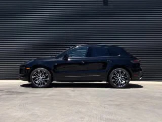 2026 Porsche Macan Electric - Image 9 of 31