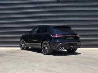 2026 Porsche Macan Electric - Image 17 of 31