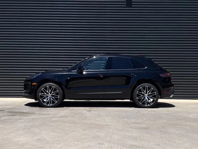 2026 Porsche Macan Electric - Image 10 of 31