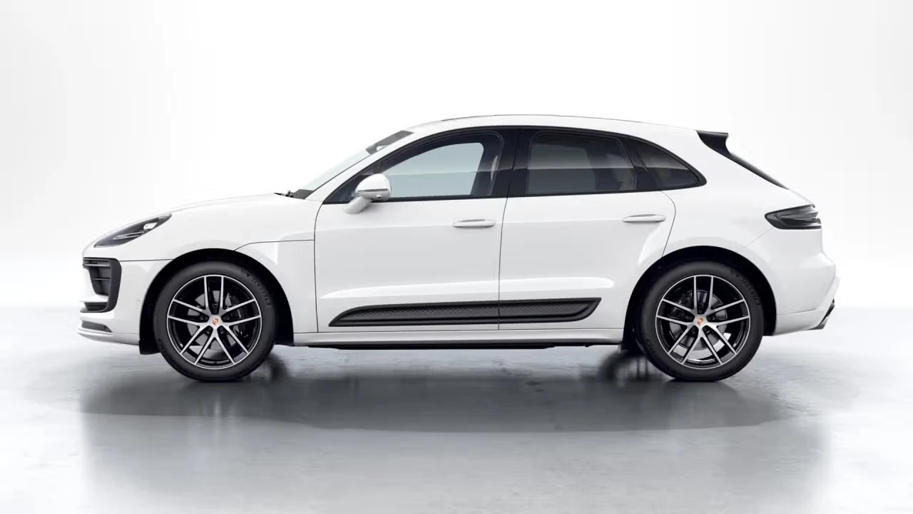 2026 Porsche Macan - Image 12 of 30