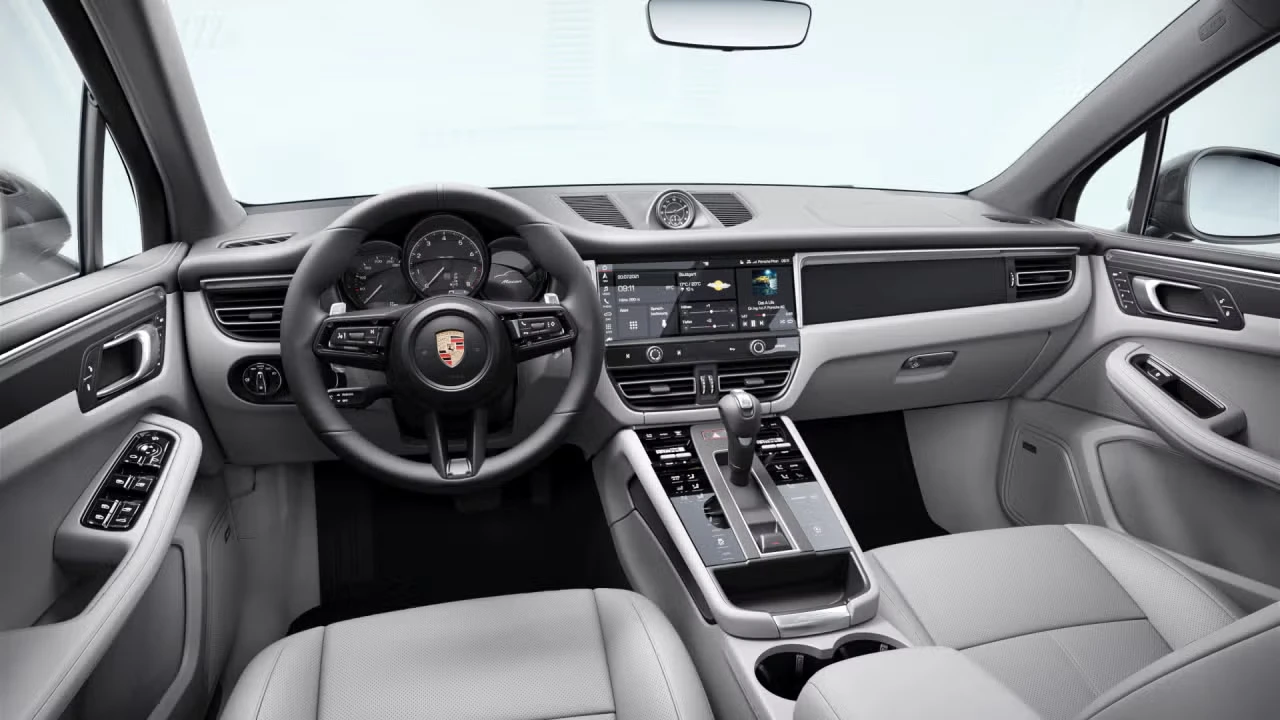 2026 Porsche Macan - Image 28 of 30