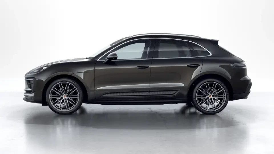 2026 Porsche Macan - Image 15 of 30