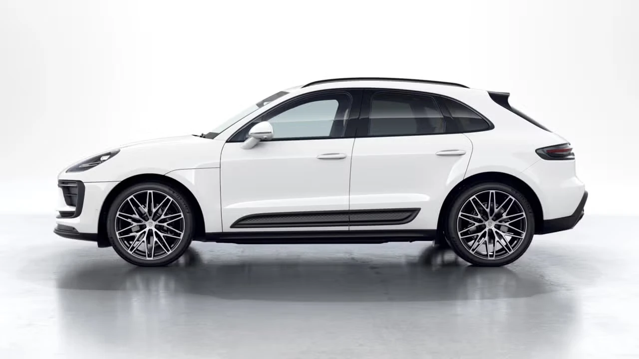 2026 Porsche Macan - Image 12 of 30