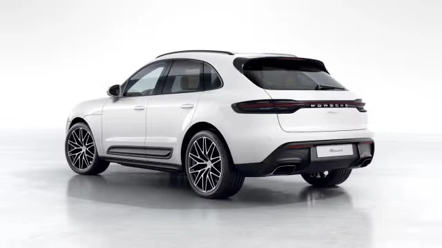 2026 Porsche Macan - Image 18 of 30