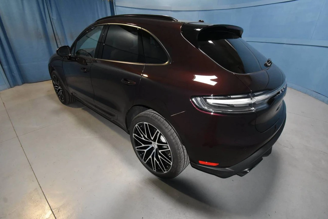 2026 Porsche Macan Electric - Image 3 of 4