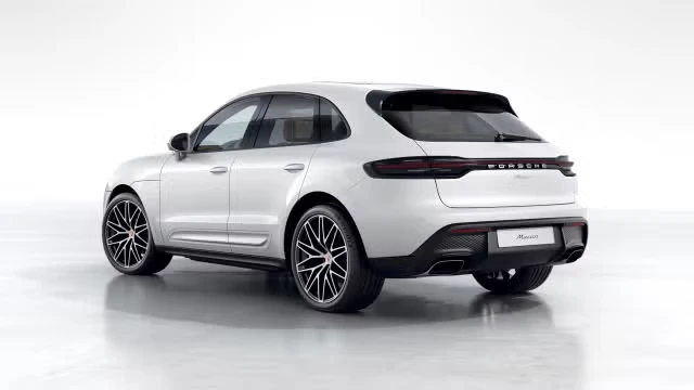 2026 Porsche Macan - Image 18 of 30