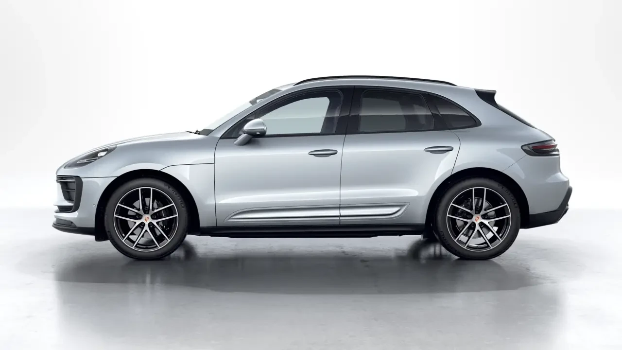 2026 Porsche Macan - Image 16 of 30