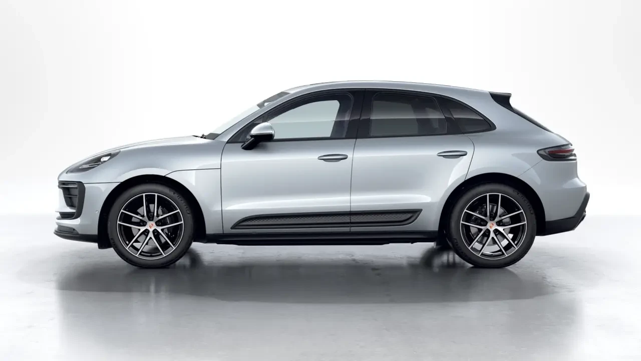 2026 Porsche Macan - Image 16 of 30