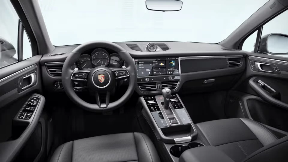 2026 Porsche Macan - Image 27 of 30