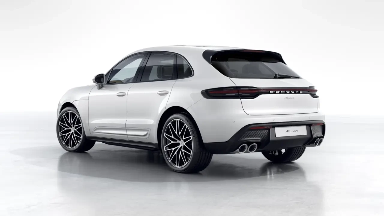 2026 Porsche Macan - Image 24 of 30