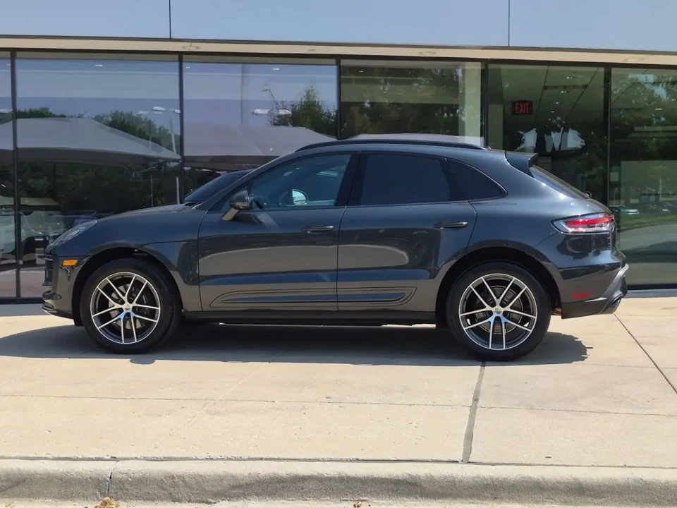 2026 Porsche Macan Electric - Image 16 of 31