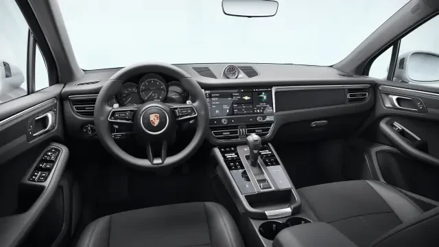 2026 Porsche Macan - Image 30 of 31