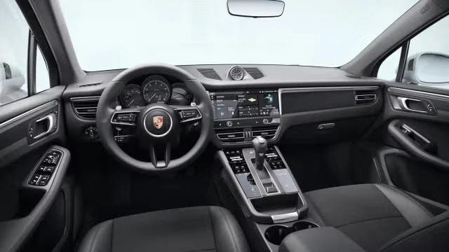 2026 Porsche Macan - Image 26 of 31