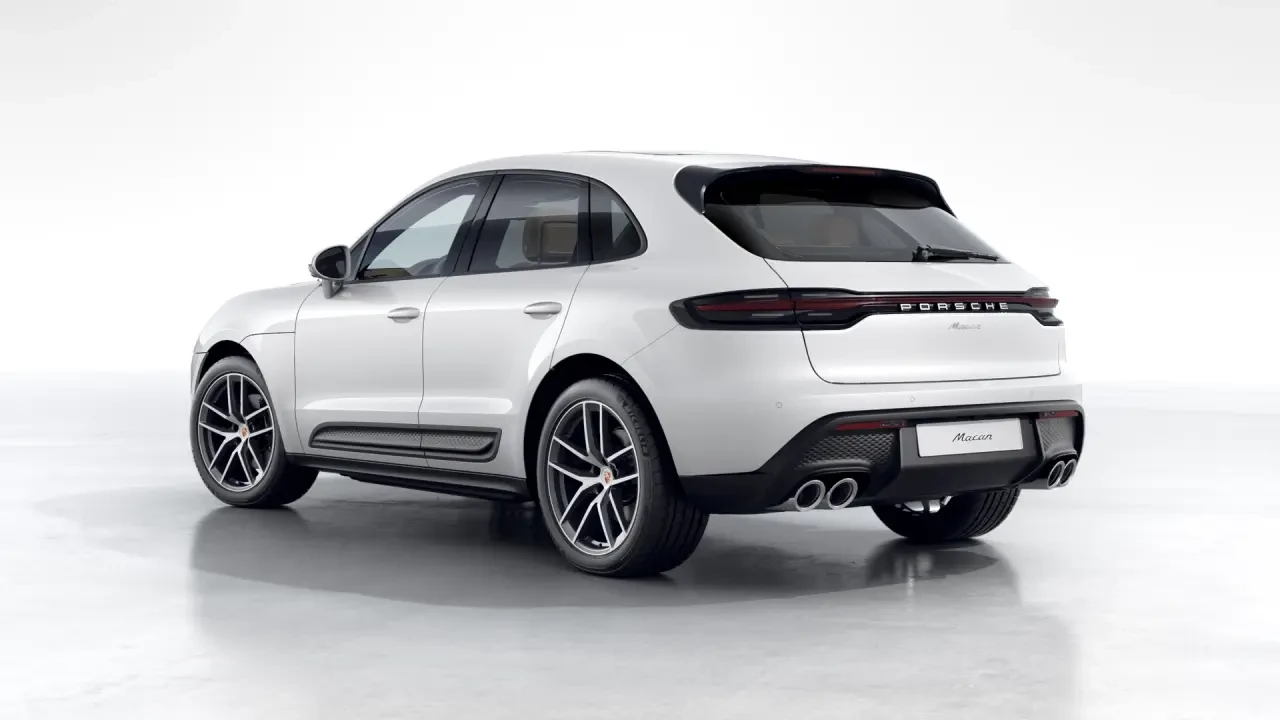 2026 Porsche Macan - Image 24 of 30